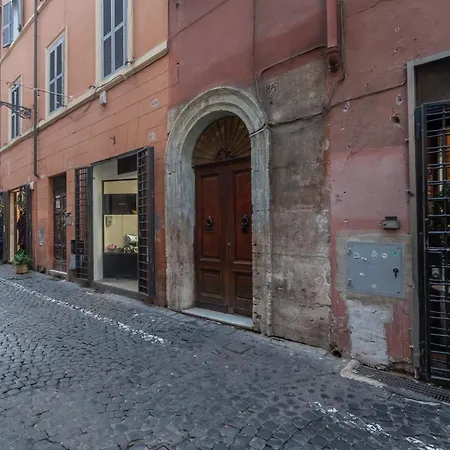 Pellegrino Piazza Navona Apartment